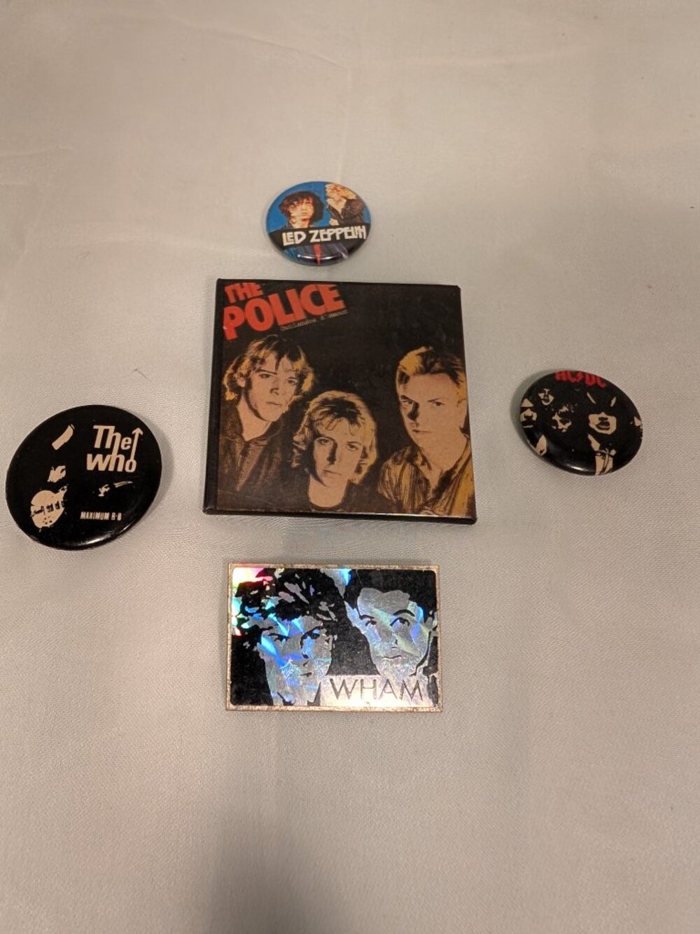 5 VINTAGE MUSICBAND FAN PINS   WHAM   THE WHO   THE POLICE   AC/DC
